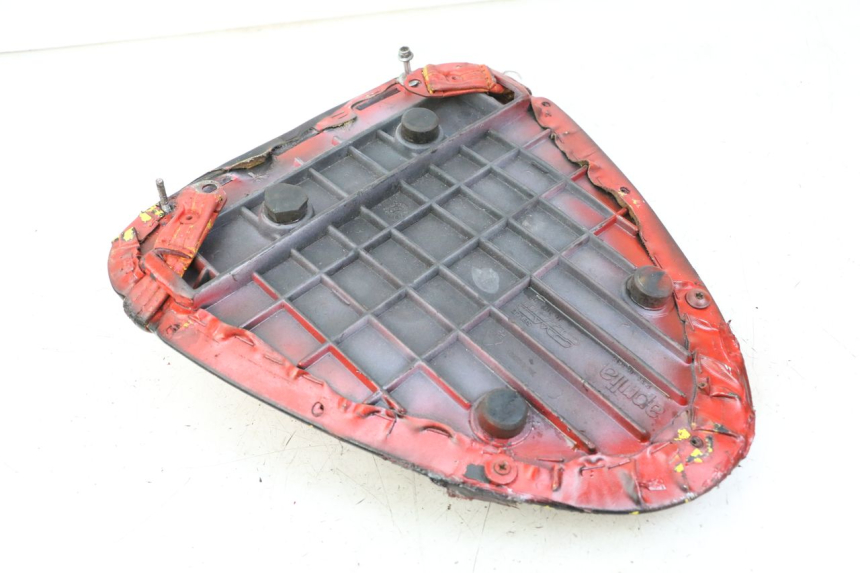 photo de SELLE ARRIERE APRILIA RS 50 (1999 - 2005) - Zoom état d’usage