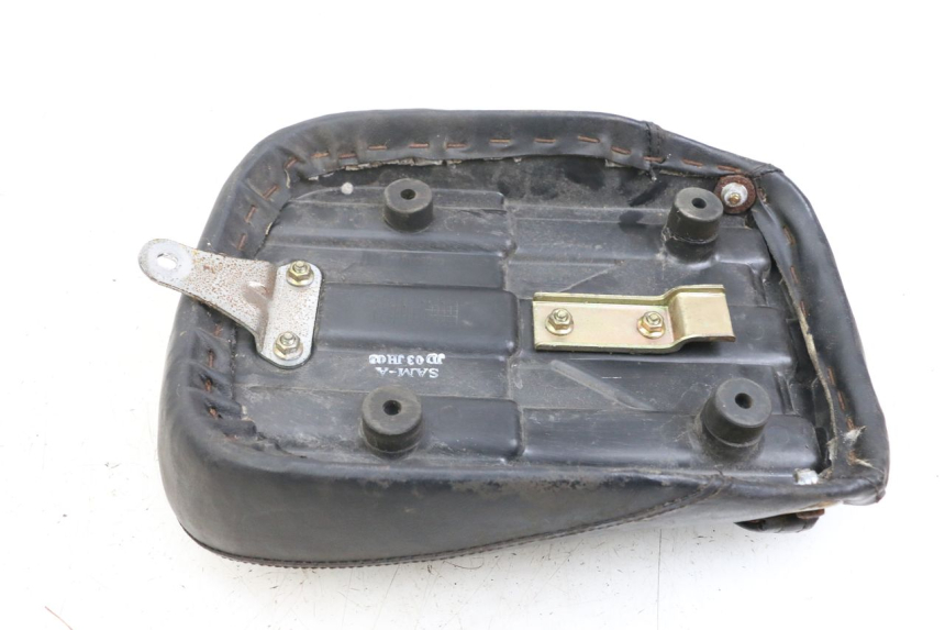 photo de Rear seat HYOSUNG GV AQUILA 125 (2000 - 2009) - Autre angle de vue