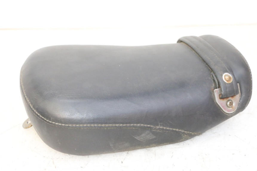 photo de Rear seat HYOSUNG GV AQUILA 125 (2000 - 2009) - Points de fixation