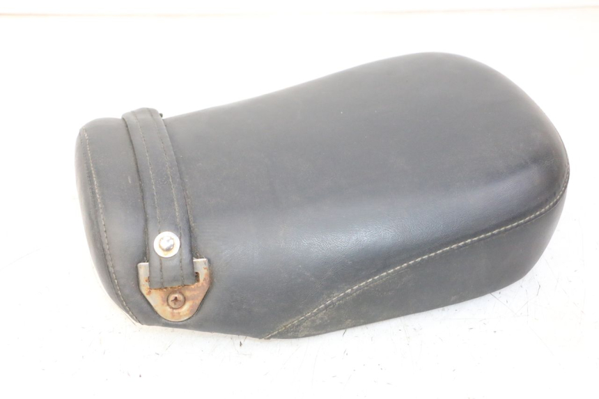 photo de Rear seat HYOSUNG GV AQUILA 125 (2000 - 2009) - Pièce contrôlée