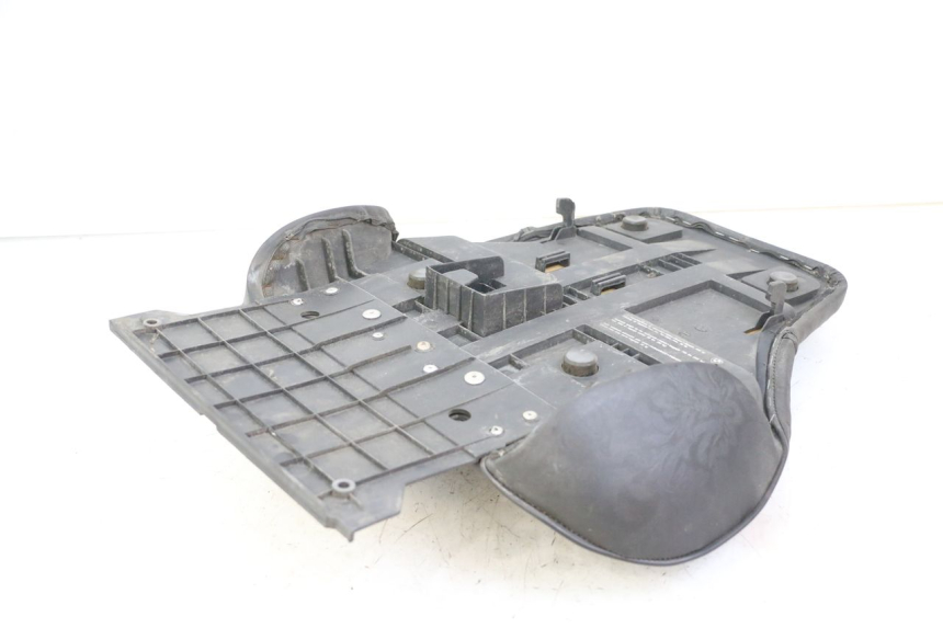 photo de SELLE ARRIERE BMW C1 125 (2000 - 2003) - Points de fixation