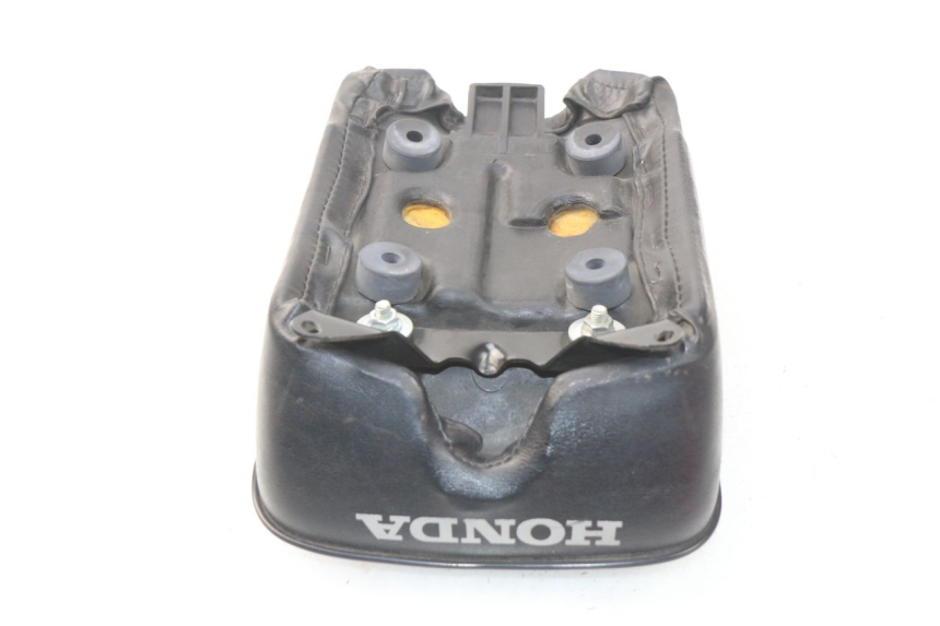 photo de SELLE ARRIERE HONDA CA REBEL 125 (1995 - 2001) - Zoom état d’usage