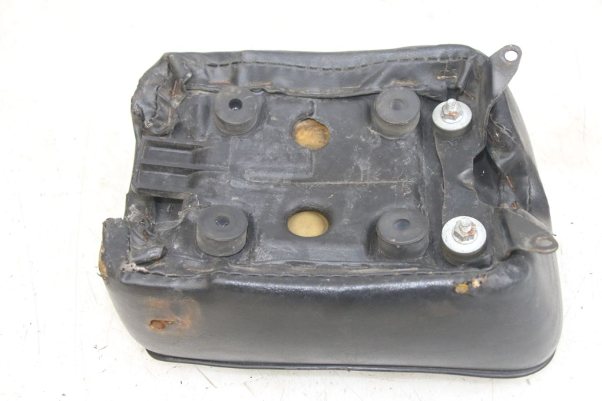 photo de SELLE ARRIERE HONDA CA REBEL 125 (1995 - 2001) - Détail de la pièce