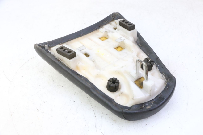 photo de SELLE ARRIERE HONDA CBF 125 (2009 - 2015) - Autre angle de vue