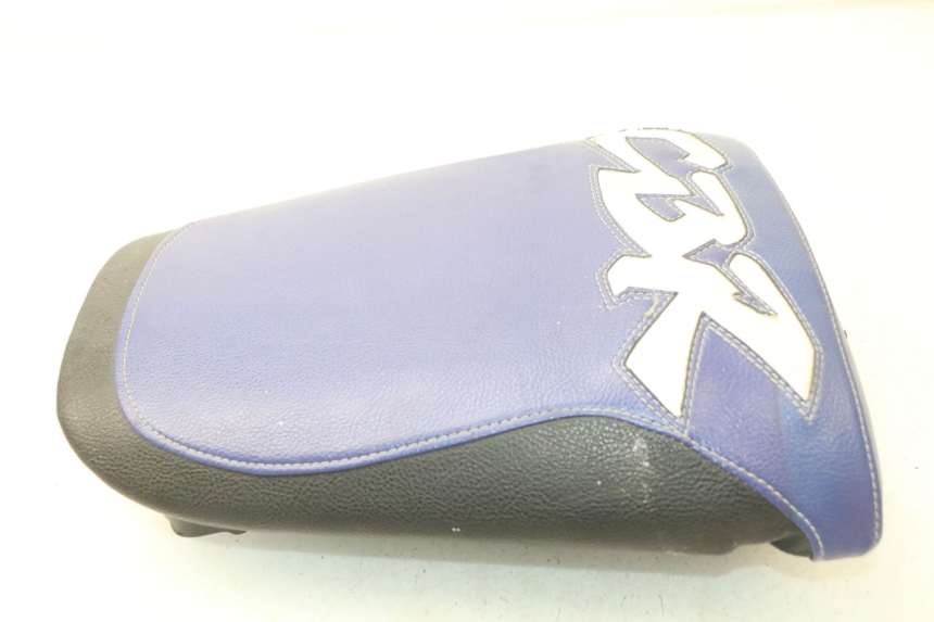 photo de SELLE ARRIERE HONDA CBR 919 RR FIREBLADE 900 (1998 - 1999) - Détails caractéristiques