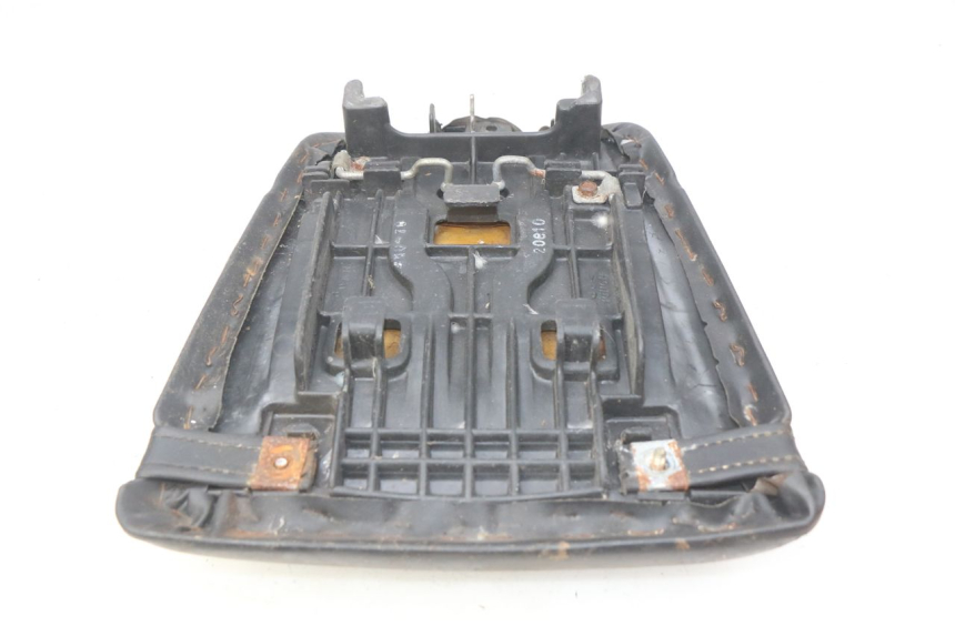 photo de SELLE ARRIERE HONDA CBR RR FIREBLADE 900 (1992 - 1994) - Détail de la pièce