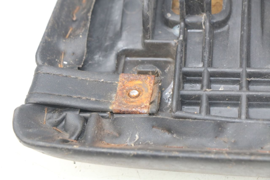 photo de SELLE ARRIERE HONDA CBR RR FIREBLADE 900 (1992 - 1994) - Zoom état d’usage