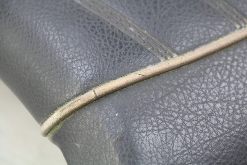 photo de SELLE ARRIERE PEUGEOT DJANGO 2T 50 (2014 - 2019) - Détail de la pièce