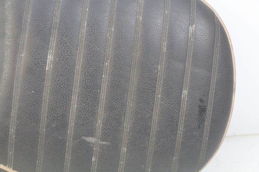 photo de SELLE ARRIERE PEUGEOT DJANGO 2T 50 (2014 - 2019) - Détails caractéristiques