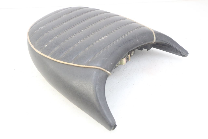 photo de SELLE ARRIERE PEUGEOT DJANGO 2T 50 (2014 - 2019) - Autre angle de vue