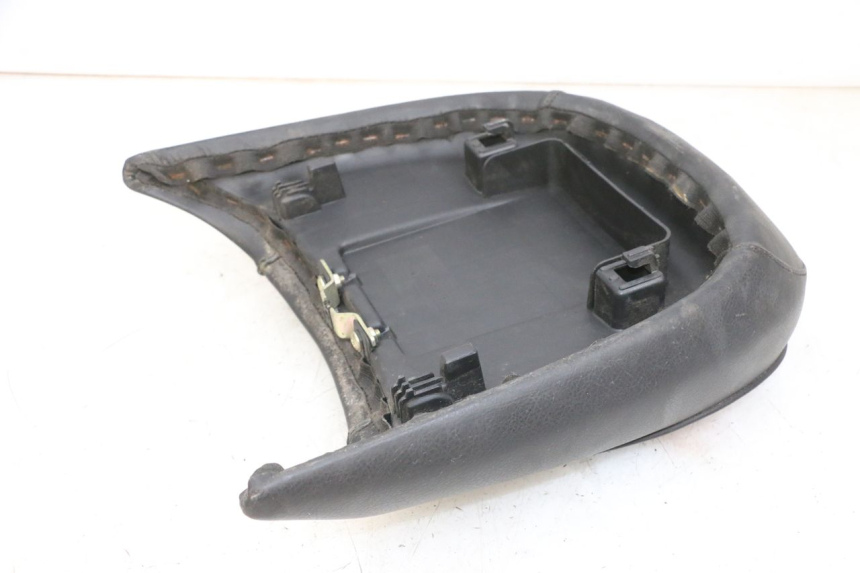 photo de SELLE ARRIERE PEUGEOT DJANGO 4T 50 (2014 - 2019) - Autre angle de vue