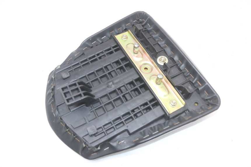 photo de SELLE ARRIERE HYOSUNG GTR 125 (2006 - 2008) - Vue d’ensemble