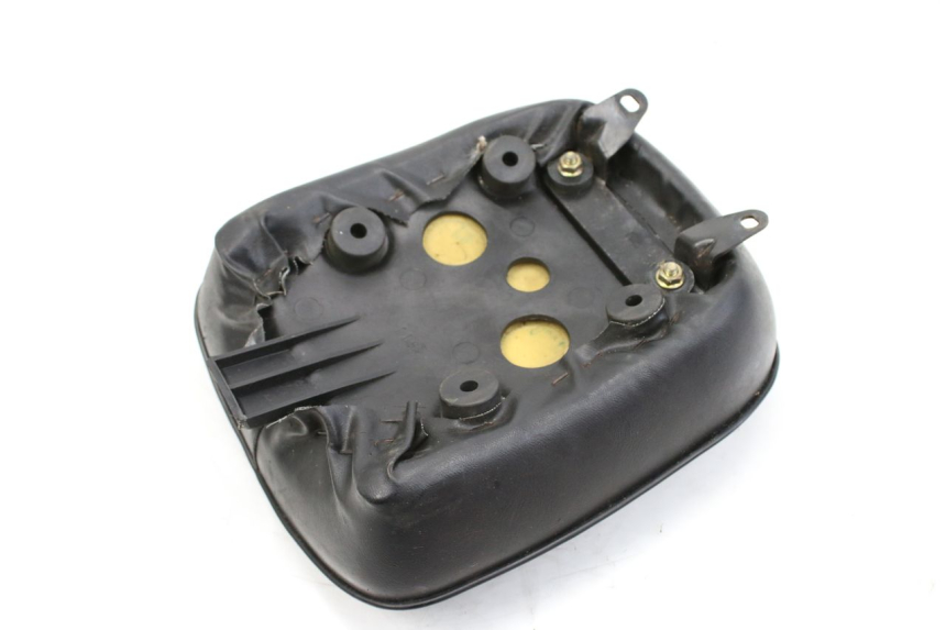 photo de SELLE ARRIERE SYM HUSKY 125 (1999 - 2005) - Vue d’ensemble