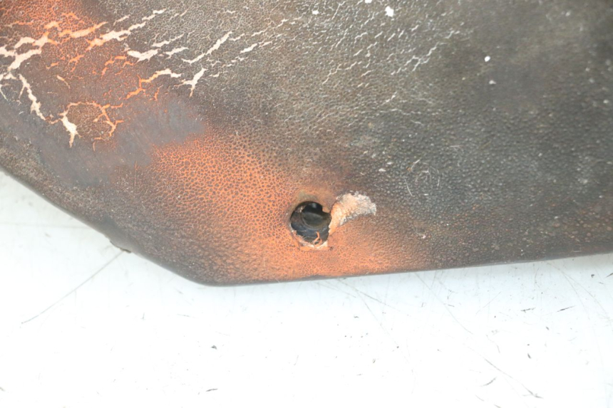 photo de SELLE ARRIERE PEUGEOT JET FORCE CARBU 50 (2003 - 2016) - Gros plan technique