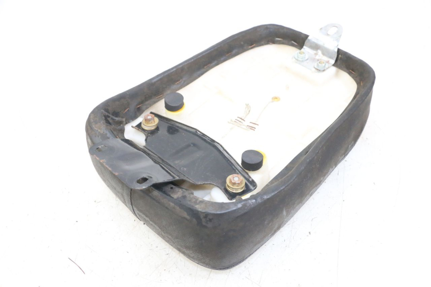 photo de SELLE ARRIERE JINLUN JL HIGHLANDER 125 (2007 - 2015) - Autre angle de vue