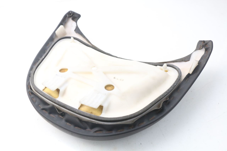 photo de SELLE ARRIERE HONDA NSS EX FORZA 250 (2005 - 2013) - Zoom état d’usage