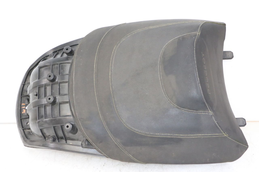 photo de SELLE ARRIERE PEUGEOT SATELIS 125 (2013 - 2018) - Vue principale