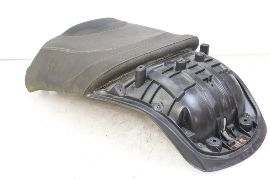 photo de SELLE ARRIERE PEUGEOT SATELIS 125 (2013 - 2018) - Inspection visuelle