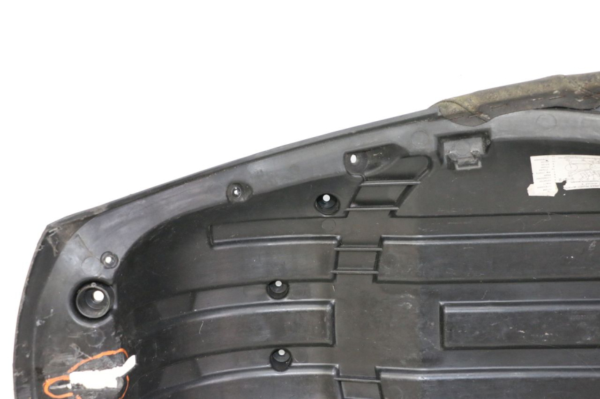 photo de SELLE ARRIERE PEUGEOT SATELIS 125 (2013 - 2018) - Pièce contrôlée