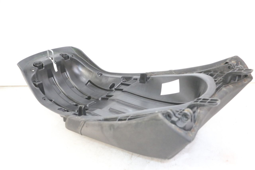 photo de SELLE ARRIERE PEUGEOT SATELIS 125 (2013 - 2018) - Zoom état d’usage