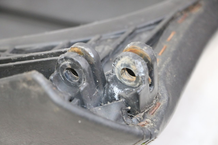 photo de SELLE ARRIERE PEUGEOT SATELIS COMPRESSOR K15 125 (2006 - 2009) - Autre angle de vue