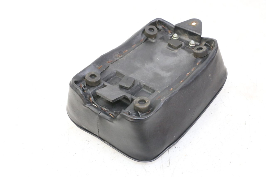 photo de SELLE ARRIERE REGAL RAPTOR RAXTER 2 125 (2007 - 2015) - Détail de la pièce