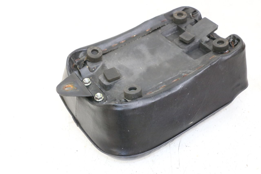 photo de SELLE ARRIERE REGAL RAPTOR RAXTER 2 125 (2007 - 2015) - Autre angle de vue