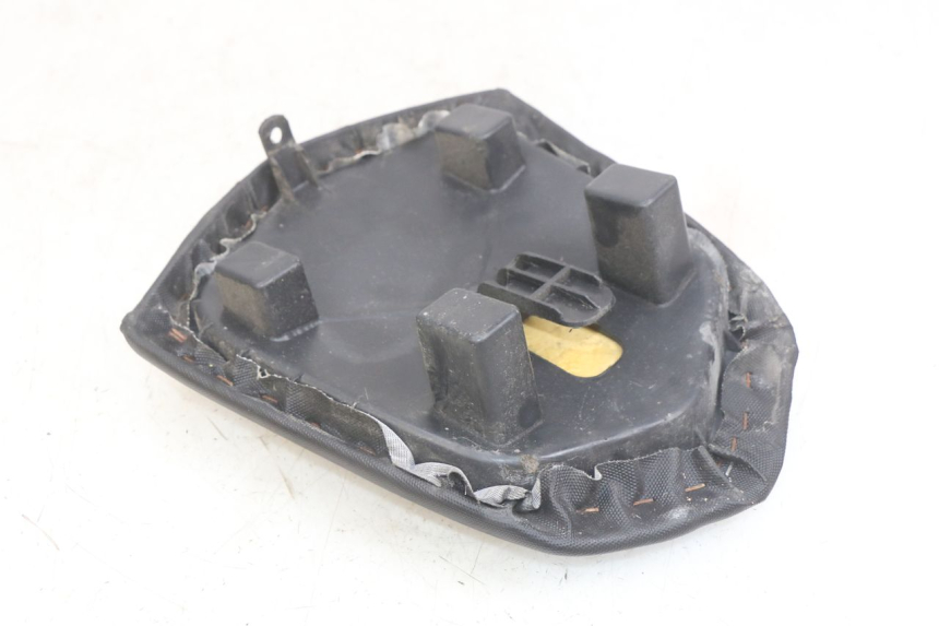 photo de SELLE ARRIERE YAMASAKI ROADSTER 50 (2013 - 2018) - Zoom état d’usage