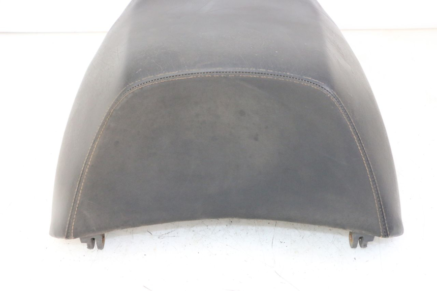 photo de SELLE ARRIERE PEUGEOT SATELIS COMPRESSOR K15 125 (2006 - 2009) - Autre angle de vue