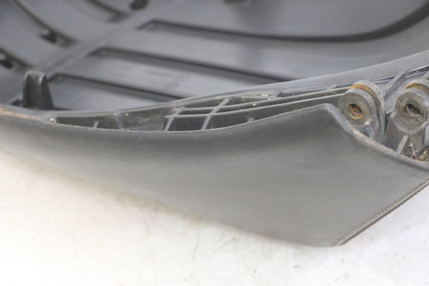 photo de SELLE ARRIERE PEUGEOT SATELIS COMPRESSOR K15 125 (2006 - 2009) - État de surface