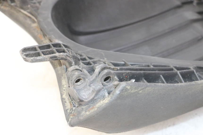 photo de SELLE ARRIERE PEUGEOT SATELIS 125 (2013 - 2018) - Zoom état d’usage