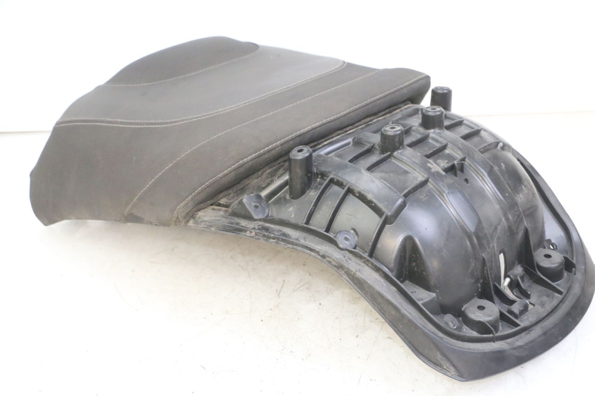 photo de SELLE ARRIERE PEUGEOT SATELIS 125 (2013 - 2018) - Pièce contrôlée