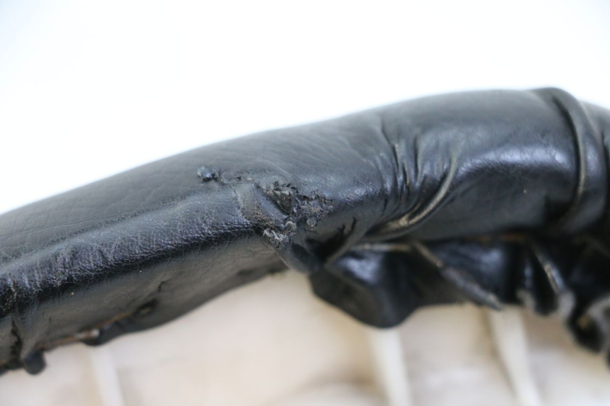 photo de SELLE ARRIERE SUZUKI SV S 650 (1999 - 2002) - Gros plan technique