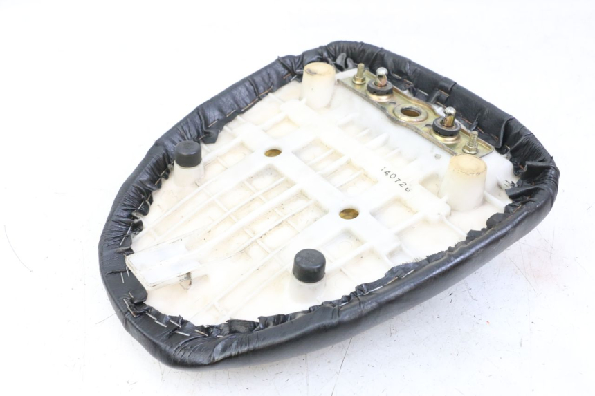 photo de SELLE ARRIERE SUZUKI SV S 650 (1999 - 2002) - État de surface