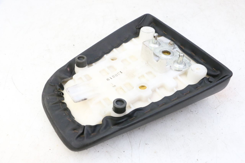 photo de SELLE ARRIERE SUZUKI SV S 650 (2003 - 2009) - Zoom état d’usage