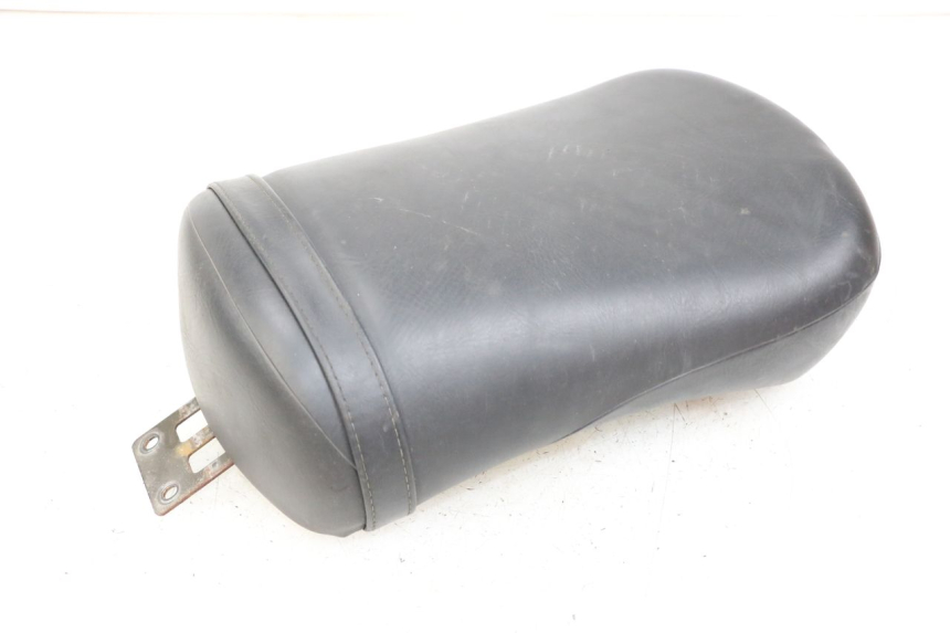 photo de SELLE ARRIERE SUZUKI VL INTRUDER 125 (2004 - 2007) - Détails caractéristiques