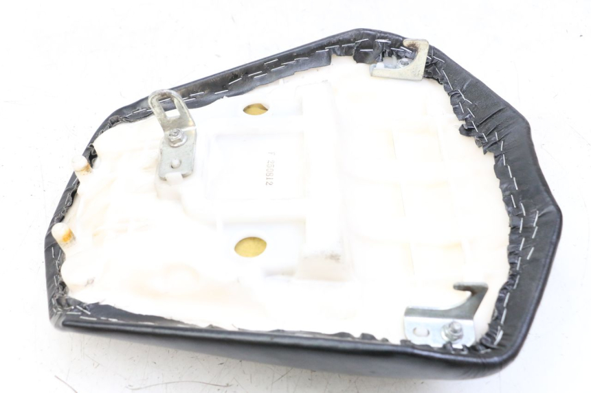 photo de SELLE ARRIERE YAMAHA FZ1 FAZER 1000 (2007 - 2009) - Points de fixation