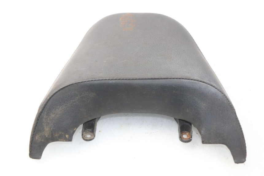 photo de SELLE ARRIERE YAMAHA YP MAJESTY 125 (1998 - 2001) - Gros plan technique