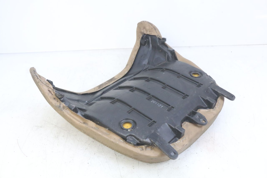 photo de SELLE ARRIERE YAMAHA YP MAJESTY 400 (2004 - 2008) - Gros plan technique