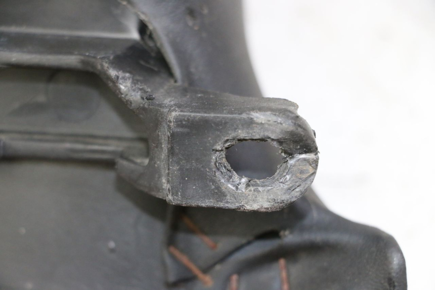 photo de SELLE ARRIERE YAMAHA YP MAJESTY 125 (2002 - 2006) - Zoom état d’usage