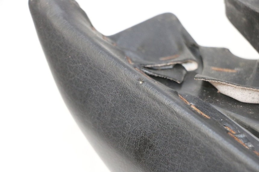 photo de SELLE ARRIERE YAMAHA YP MAJESTY 125 (2002 - 2006) - Détail de la pièce