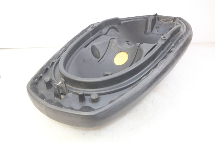 photo de SELLE APRILIA ATLANTIC 125 (2003 - 2009) - Zoom composants