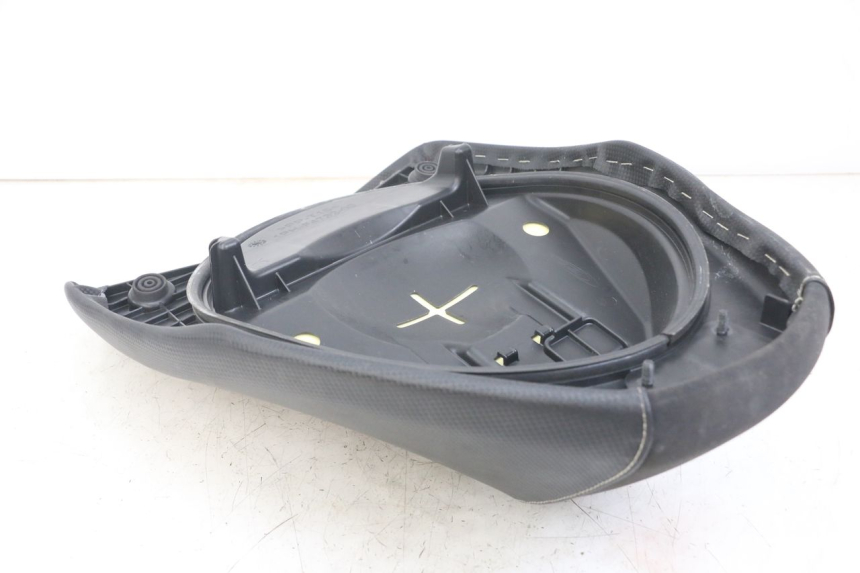 photo de SELLE AVANT YAMAHA AEROX 2T 50 (2013 - 2017) - Autre angle de vue
