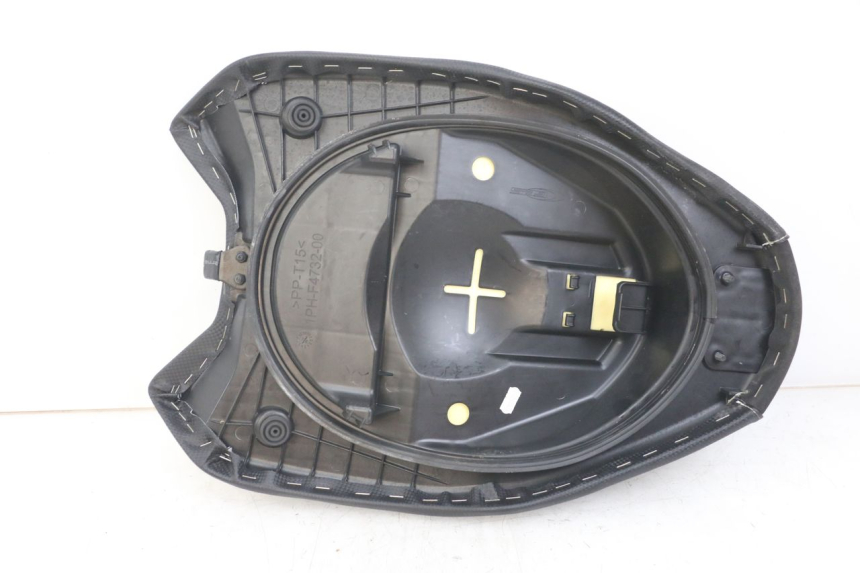 photo de SELLE AVANT YAMAHA AEROX 2T 50 (2013 - 2017) - État de surface