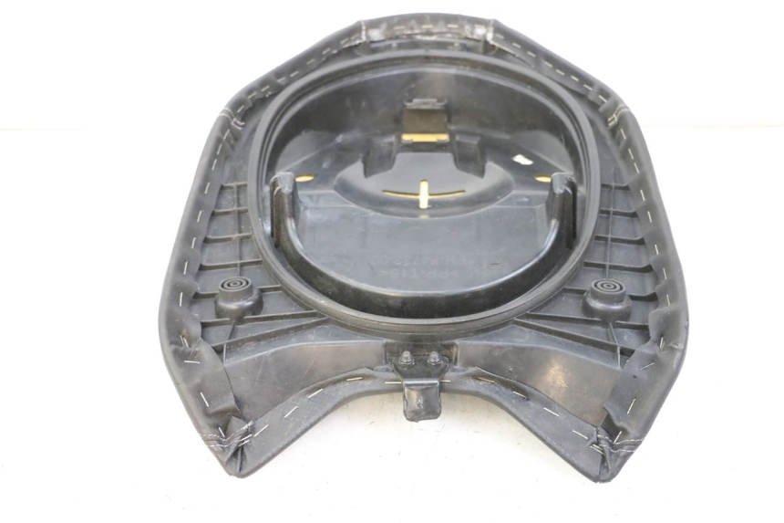 photo de SELLE AVANT YAMAHA AEROX NAKED 2T 50 (2013 - 2017) - Détail de la pièce