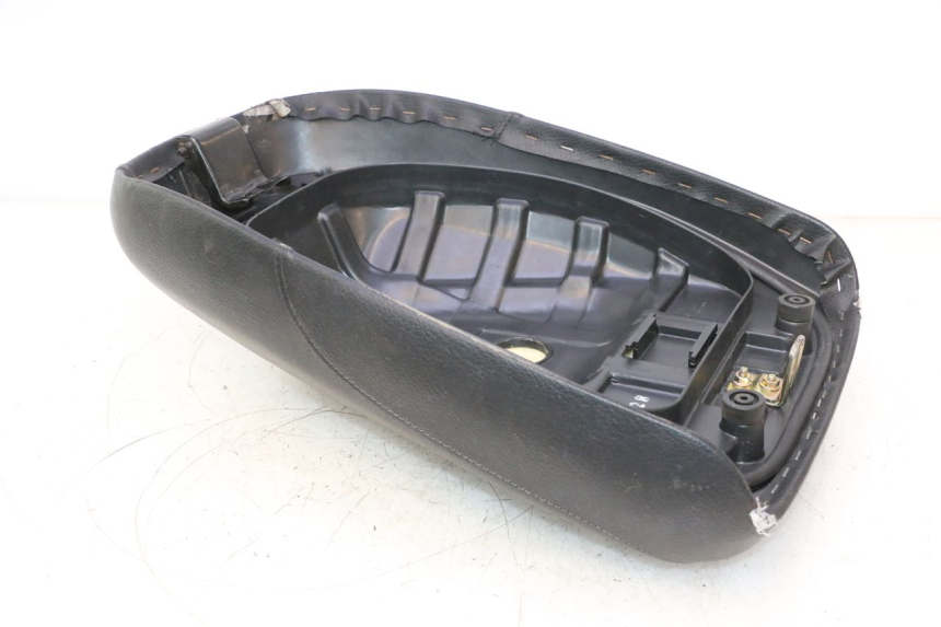 photo de SELLE AVANT KYMCO AGILITY PREMIUM 50 (2007 - 2010) - Détails caractéristiques