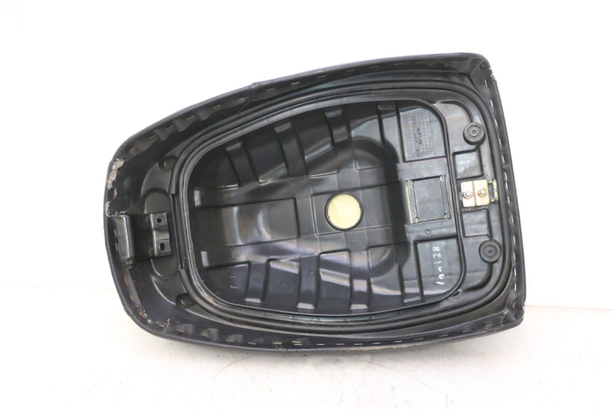 photo de SELLE AVANT KYMCO AGILITY PREMIUM 50 (2007 - 2010) - État de surface
