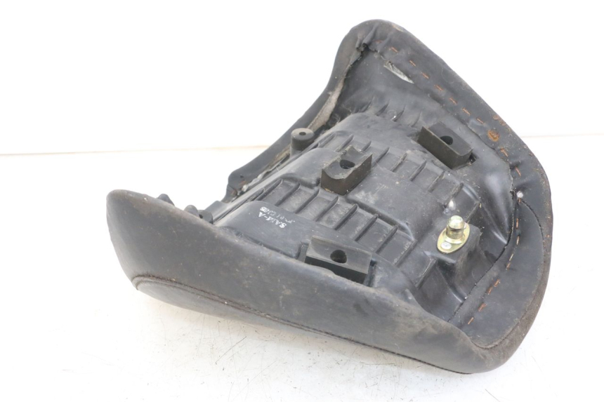 photo de SELLE AVANT HYOSUNG GV AQUILA 125 (2000 - 2009) - Zoom état d’usage