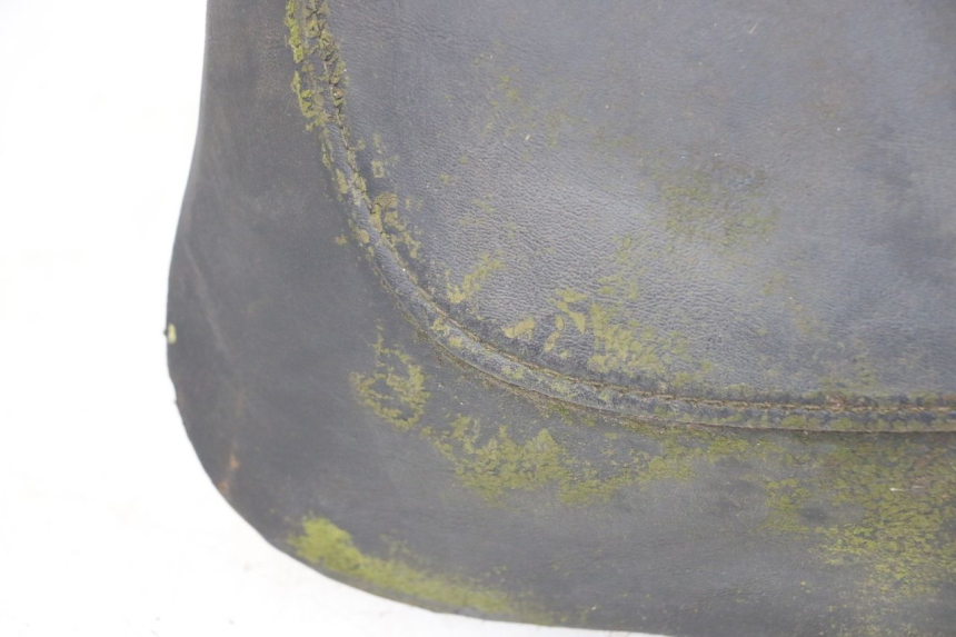 photo de SELLE AVANT HYOSUNG GV AQUILA 125 (2000 - 2009) - Points de fixation