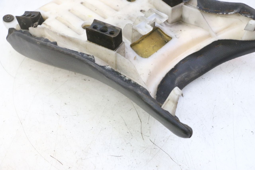 photo de SELLE AVANT HONDA CBF 125 (2009 - 2015) - Zoom état d’usage